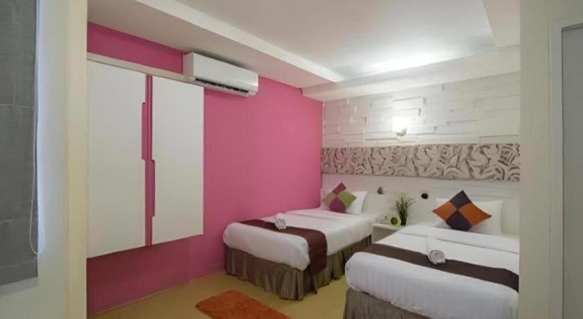 The Konnect Hotel 2*